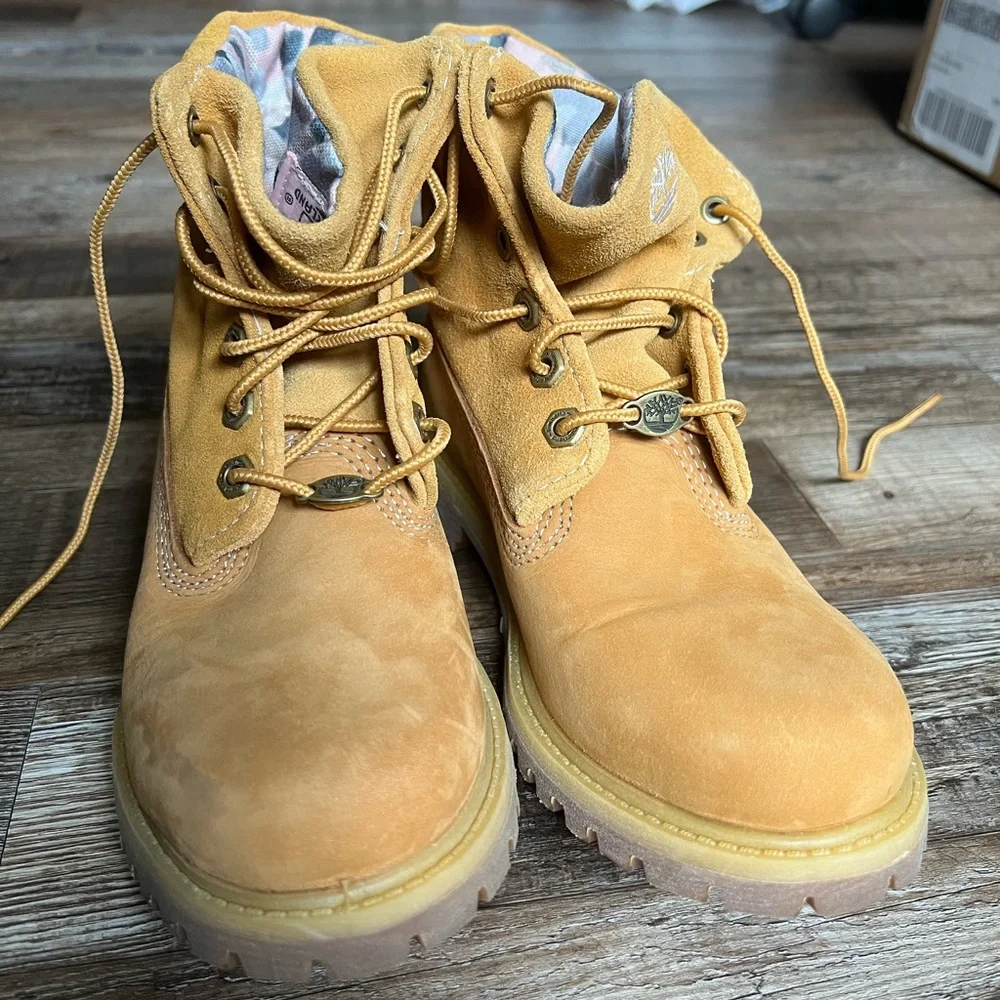 Timberlands - Never Worn - Picture 2 of 5